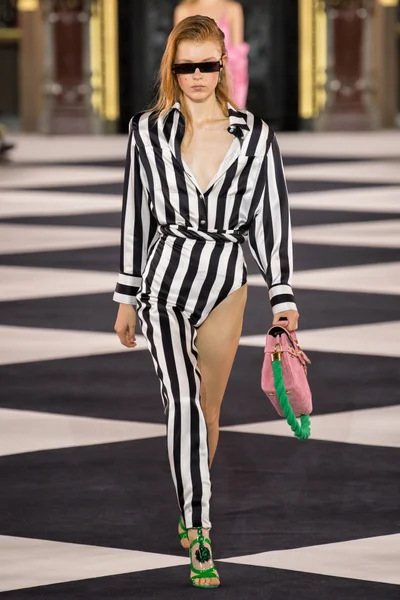 Look 29